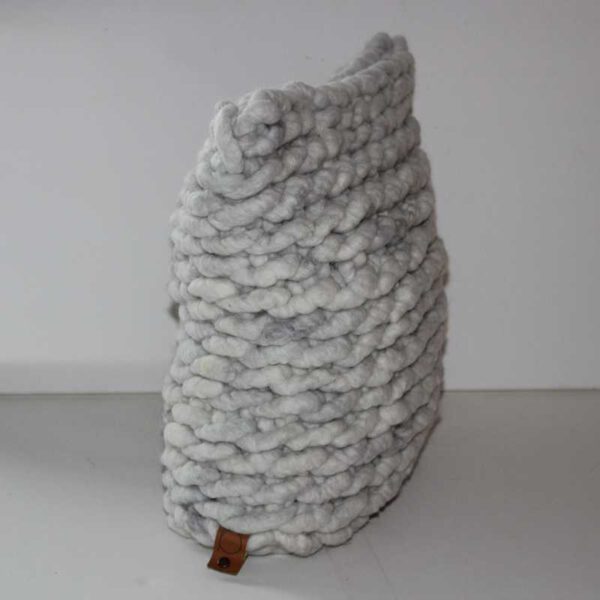 gemaschtes Kissen FLOTT aus Schafwolle